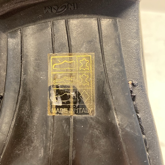 - Tremp - black leather boots - leather lined zipper & buckle EUC - Picture 11 of 15